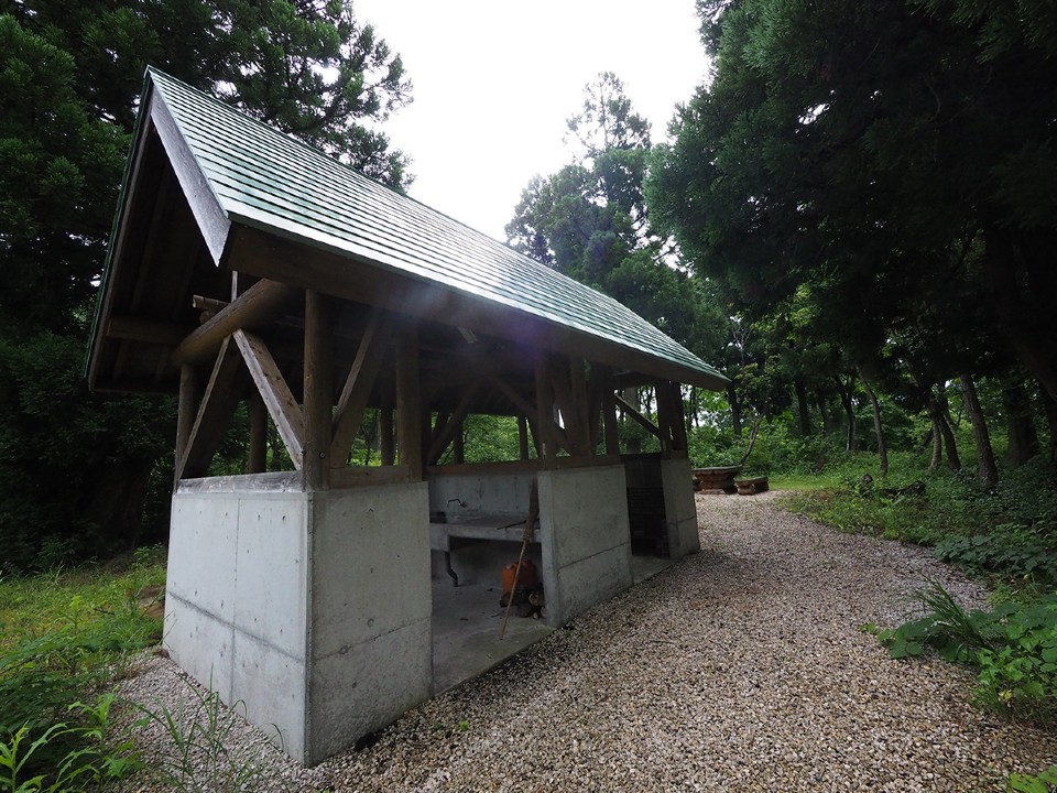 雨飾山麓しろ池の森