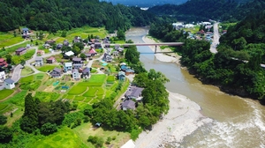越後田中温泉 しなの荘 裏庭キャンプ場